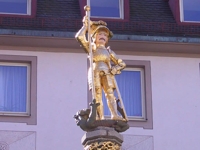 Brunnenfigur vor dem Freiburger Münster